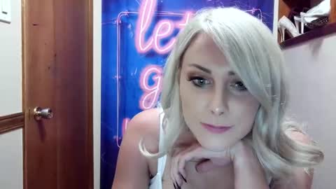 Snapshot of shygirlyxo chatting on June 2026 02:25:02 AM shygirlyxo online show from June 2026 02:25:02 AM