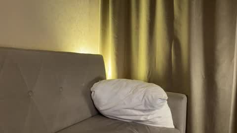 Amelia online show from March 2026 07:17:01 PM