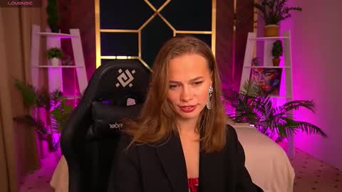 shyysiren online show from October 2025 02:13:01 PM