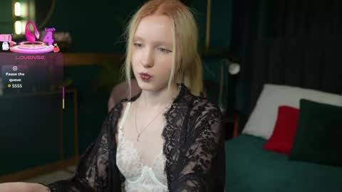 Sia online show from April 2026 05:48:02 PM