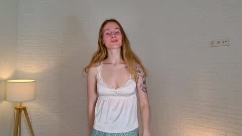 Snapshot of sia_sky chatting on June 2026 02:01:01 PM sia_sky online show from June 2026 02:01:01 PM