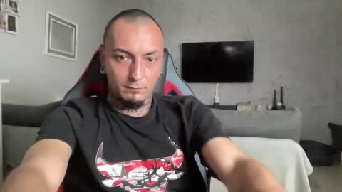 sidvicious23cm online show from April 2026 04:18:01 PM