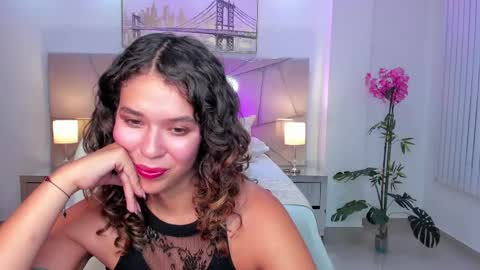 Snapshot of sienna_luxor chatting on May 2026 06:38:01 PM siiena online show from May 2026 06:38:01 PM