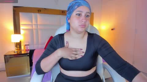 Sienna  online show from October 2025 11:28:02 AM