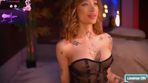 Snapshot of siennajayden chatting on October 2025 05:34:02 PM Sienna online show from October 2025 05:34:02 PM