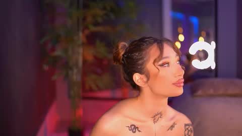 Snapshot of siennajayden chatting on October 2025 06:45:02 PM Sienna online show from October 2025 06:45:02 PM