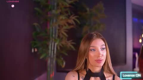 Snapshot of siennajayden chatting on November 2025 06:52:01 PM Sienna online show from November 2025 06:52:01 PM