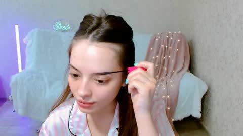 Sienna Mia online show from May 2026 06:42:02 PM