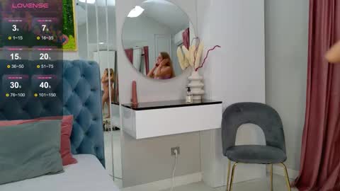 Sienna online show from November 2025 05:40:02 AM