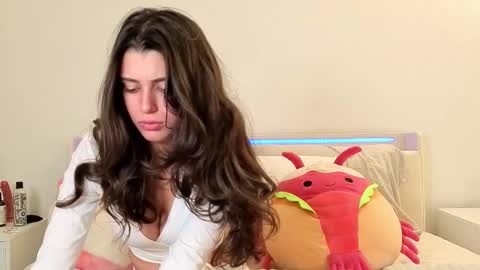 Sienna online show from February 2026 02:04:02 AM