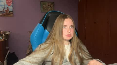 Erica online show from April 2026 06:38:01 PM