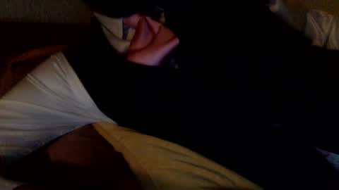 Snapshot of silktie chatting on May 2026 09:31:01 PM satinsub online show from May 2026 09:31:01 PM