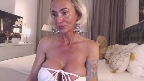 Snapshot of silver_miss chatting on April 2026 06:31:01 PM Silver ok online show from April 2026 06:31:01 PM