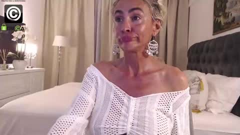 Snapshot of silver_miss chatting on April 2026 06:03:02 PM Silver ok online show from April 2026 06:03:02 PM
