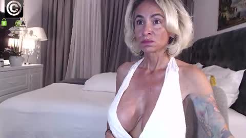 Snapshot of silver_miss chatting on June 2026 07:14:02 PM Silver ok online show from June 2026 07:14:02 PM