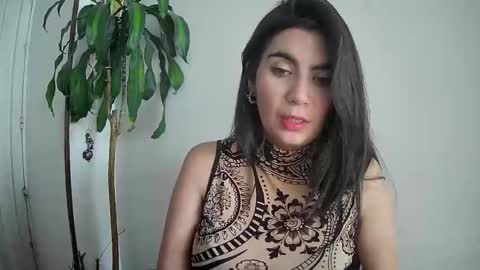 Snapshot of silviecollins chatting on December 2024 02:21:01 PM Silvie online show from December 2024 02:21:01 PM