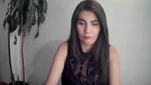 Snapshot of silviecollins chatting on December 2024 10:28:02 PM Silvie online show from December 2024 10:28:02 PM