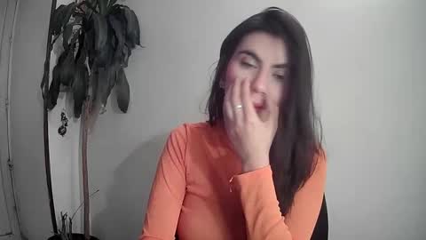 Snapshot of silviecollins chatting on December 2024 01:11:02 AM Silvie online show from December 2024 01:11:02 AM