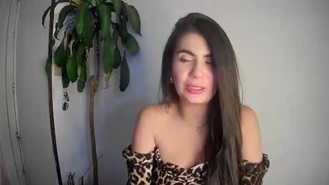 Snapshot of silviecollins chatting on January 2025 12:14:02 AM Silvie online show from January 2025 12:14:02 AM