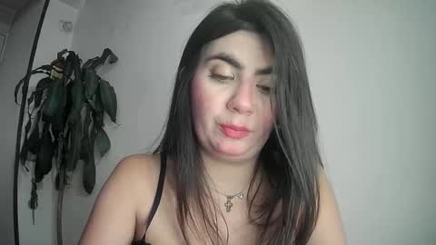 Snapshot of silviecollins chatting on February 2025 12:11:01 AM Silvie online show from February 2025 12:11:01 AM