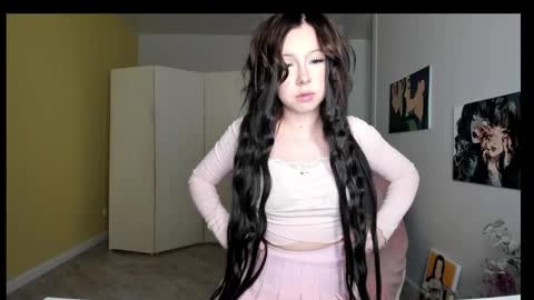 Snapshot of simo_na chatting on October 2025 08:29:01 AM Milana online show from October 2025 08:29:01 AM