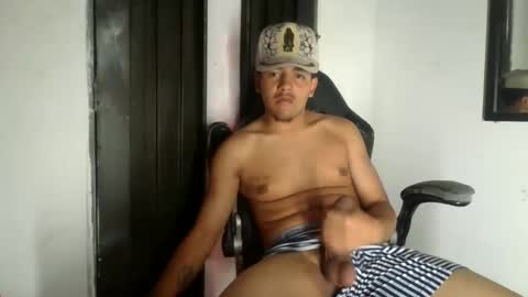 Snapshot of simon222_hot chatting on April 2026 04:26:01 PM simonxxl online show from April 2026 04:26:01 PM