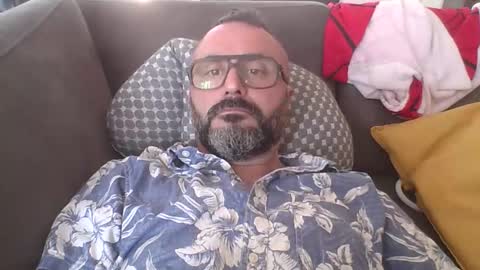 Snapshot of simon_bb chatting on April 2026 08:53:01 AM Si online show from April 2026 08:53:01 AM