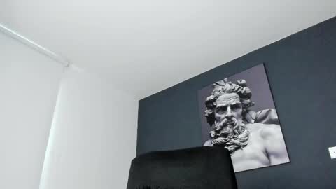 simon_leon01 online show from February 2025 12:21:02 PM