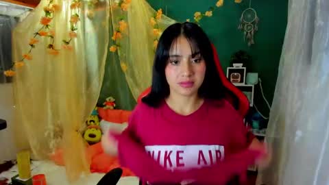 Simon Simpson          Modelo Independiente online show from December 2024 06:40:01 AM