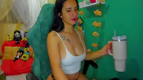 Snapshot of simone_simpson chatting on July 2026 03:17:02 AM Simon Simpson Modelo Independiente online show from July 2026 03:17:02 AM