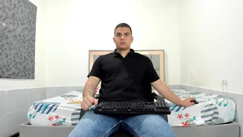 Snapshot of simonkeler chatting on May 2026 02:00:01 PM SIMON KELER online show from May 2026 02:00:01 PM