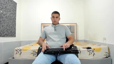 Snapshot of simonkeler chatting on May 2026 11:11:01 PM SIMON KELER online show from May 2026 11:11:01 PM