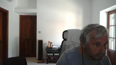 Snapshot of simonthenudist chatting on April 2026 12:16:02 PM Simon online show from April 2026 12:16:02 PM