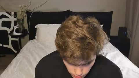 Simon online show from December 2025 06:03:02 PM