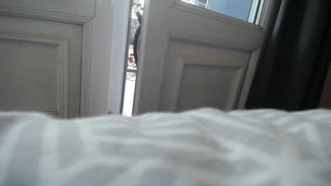 Snapshot of simur_sahso chatting on December 2024 03:31:02 PM Sofi wed. - sat. 11am - 11 pm and Santi with Sofi sun.. - tue. 11 am - 5 pm  europe online show from December 2024 03:31:02 PM