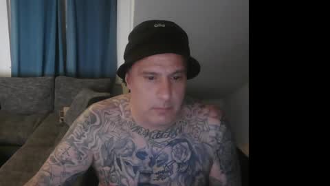 Snapshot of sinalco1975 chatting on June 2026 11:28:01 PM sinalco1975 online show from June 2026 11:28:01 PM