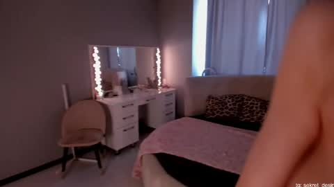 Naomi online show from April 2026 12:16:02 PM