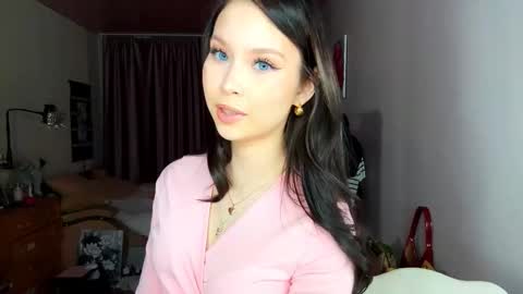 Emma online show from November 2025 11:51:02 AM