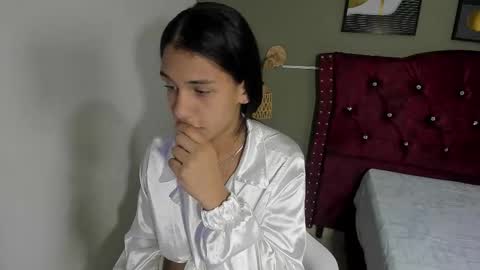 Sirenmoonn online show from March 2026 03:13:02 AM