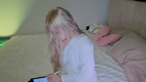 Snapshot of sirenveya chatting on June 2026 07:03:02 PM sirenveya online show from June 2026 07:03:02 PM
