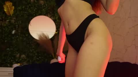 Dee online show from April 2026 07:50:02 PM