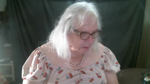 Sissy Diane online show from October 2025 12:39:02 PM