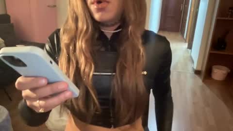 Snapshot of sissyenfalda chatting on June 2026 06:10:01 PM sarasissy6969 online show from June 2026 06:10:01 PM