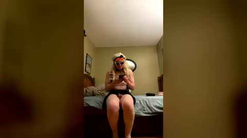 Snapshot of sissyslaveupstateny chatting on June 2026 09:30:01 AM Goddess Jazzys Sissy at work findomcelebrity online show from June 2026 09:30:01 AM