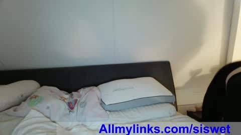 Elise online show from December 2025 01:09:02 PM