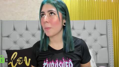 Snapshot of skarlet04 chatting on November 2025 05:56:01 PM Skarlet online show from November 2025 05:56:01 PM