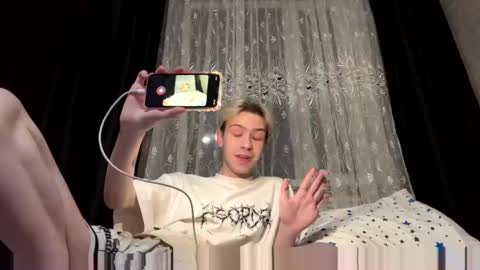 Snapshot of skibatryanka chatting on March 2026 01:53:01 AM SKIBA online show from March 2026 01:53:01 AM