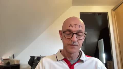 Snapshot of skinbastard chatting on April 2026 01:49:02 PM Skinbastard online show from April 2026 01:49:02 PM