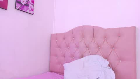 skinny_dubois online show from April 2026 07:22:01 PM