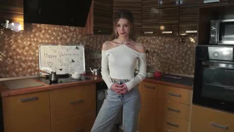 Snapshot of skinny_eve chatting on February 2025 06:51:02 PM Emily online show from February 2025 06:51:02 PM